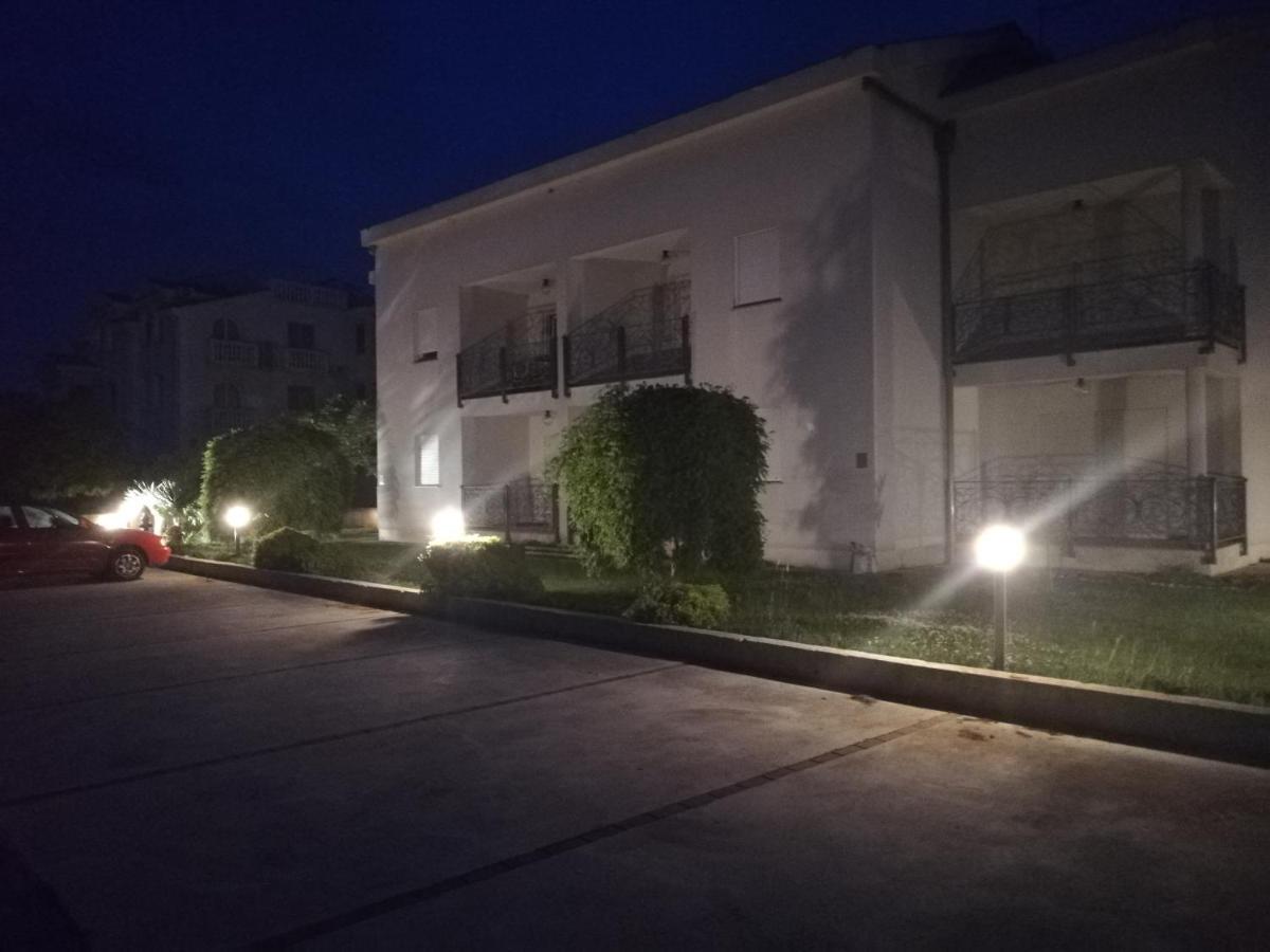 Sunset Apartments Zaton Затон Екстериор снимка