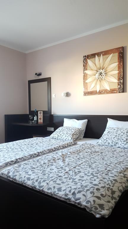 Sunset Apartments Zaton Затон Екстериор снимка